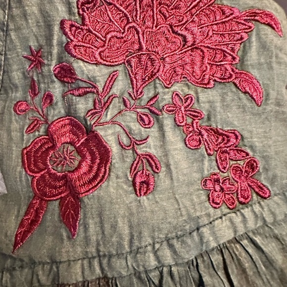 CHIC CONNECTION Boho Embroidered Blouse – Sz S NWT - Picture 4 of 5